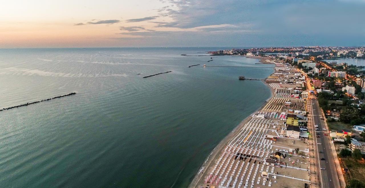 Antos Deluxe Apartment Constanta Exterior photo